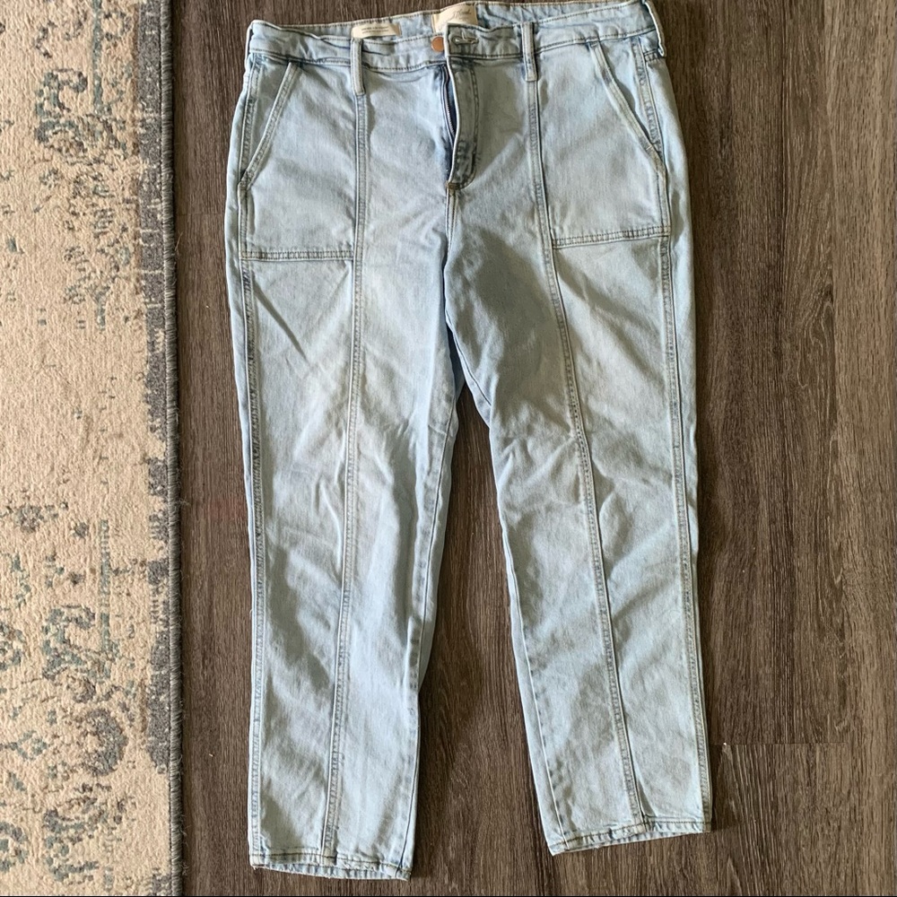 Universal Thread Light Wash Jeans